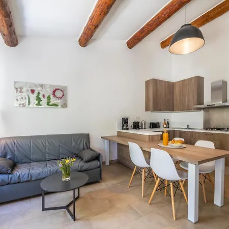 Santa Monica Villa *